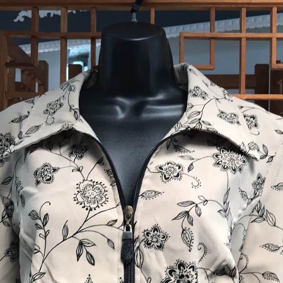 Melissa Harper cream and Black zip-up jacket perfect with slacks. Size 10. - Picture 2 of 8